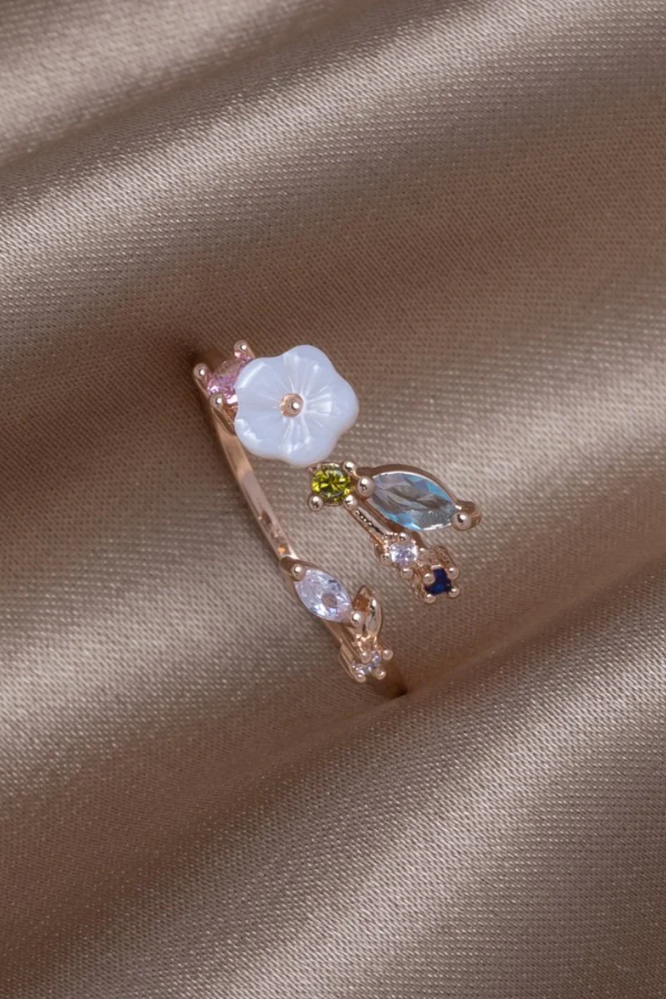Kaia | Wildflower Signature Ring
