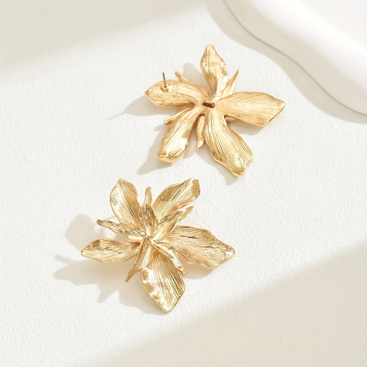 Lana | Sculpted Golden Blossom Drops