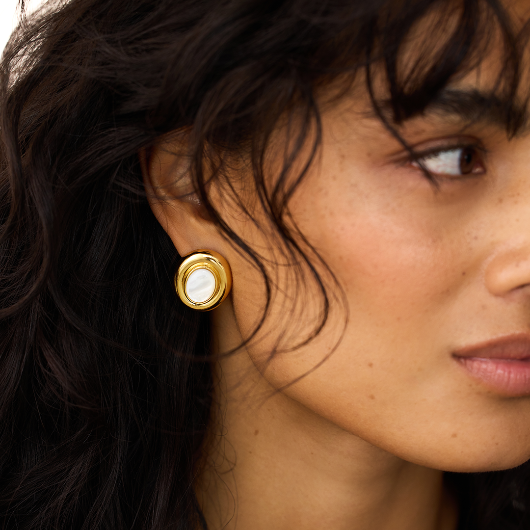 Ameliyana | The 18K Gold Signature Button Studs