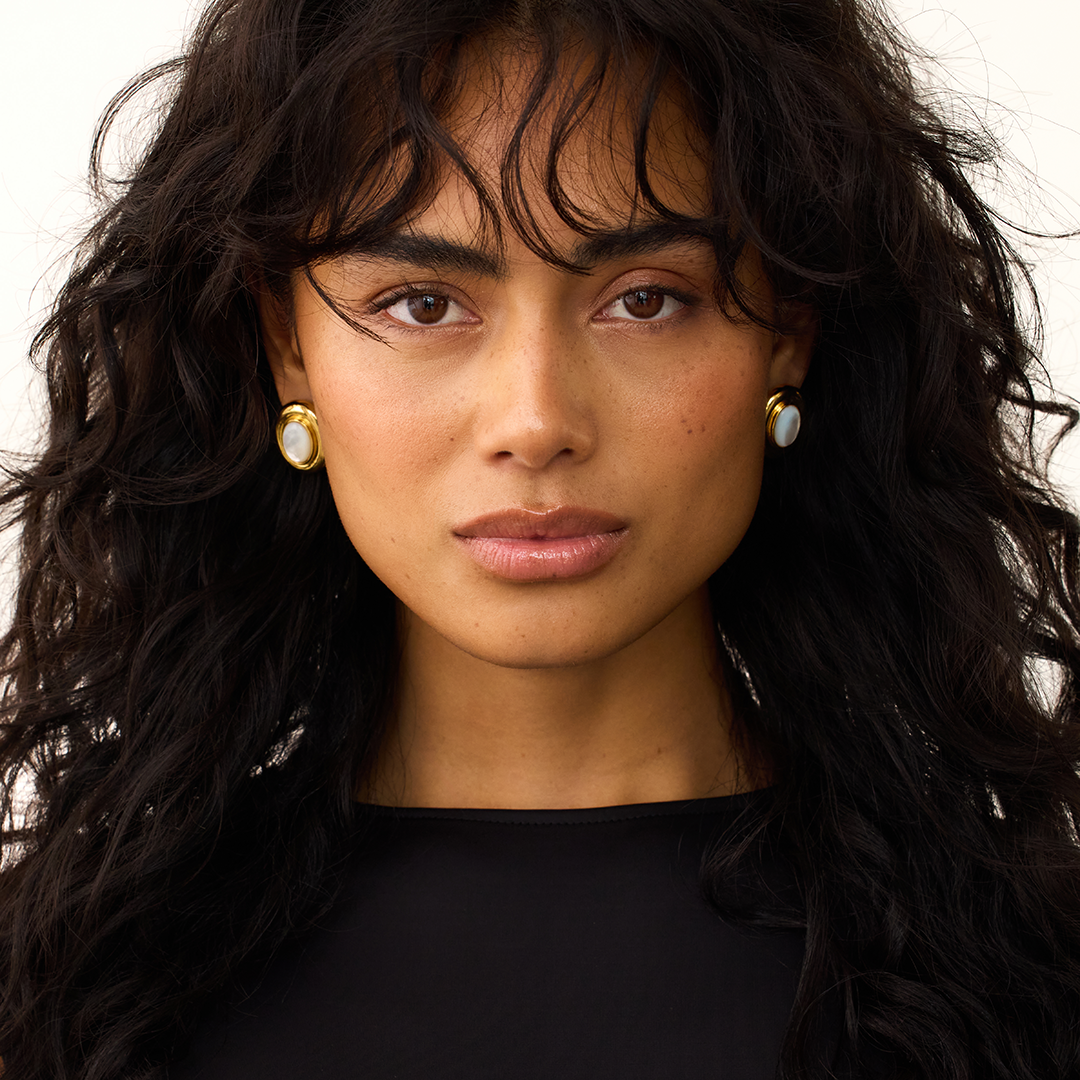 Ameliyana | The 18K Gold Signature Button Studs