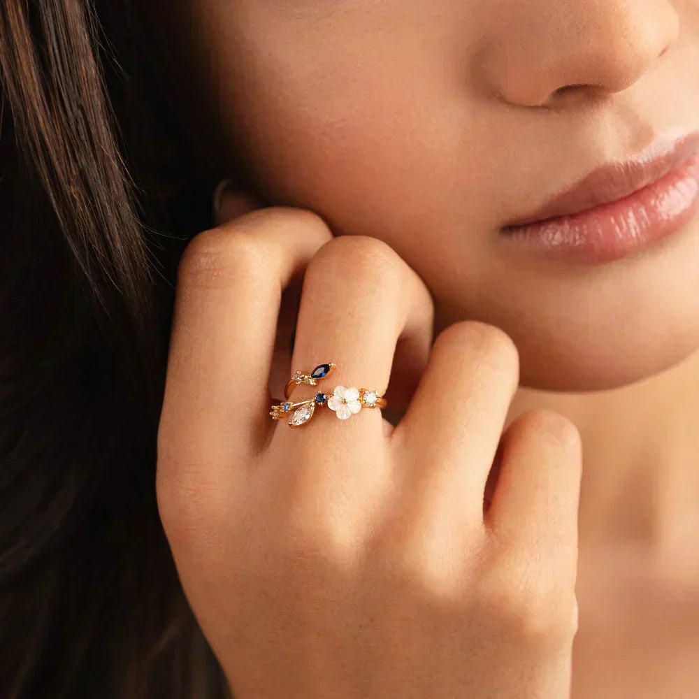 Kaia | Wildflower Signature Ring