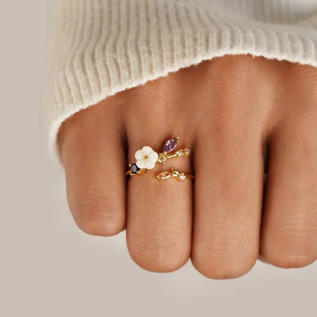 Kaia | Wildflower Signature Ring